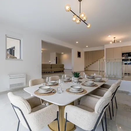 New Coco Maison With Heated Infinity Pool Kastela