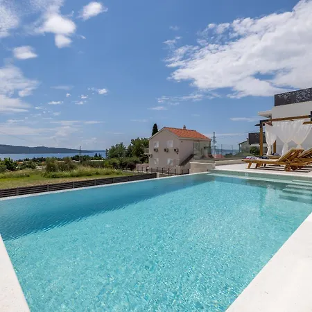 New Coco Maison With Heated Infinity Pool Βίλα Kaštela