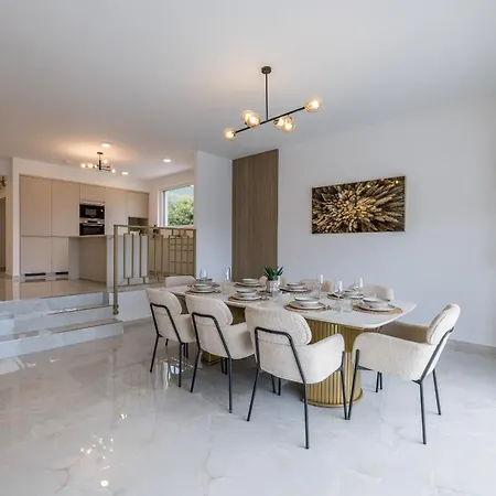 New Coco Maison With Heated Infinity Pool * Kastela