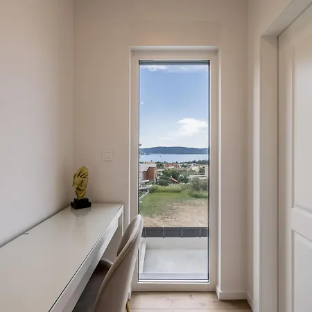New Coco Maison With Heated Infinity Pool 빌라 Kaštela