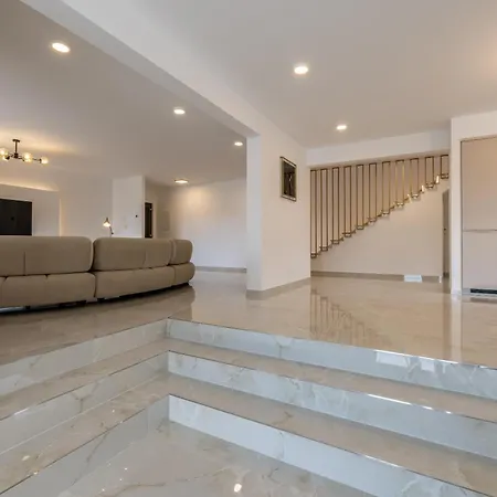 New Coco Maison With Heated Infinity Pool