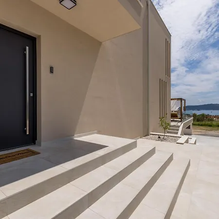 New Coco Maison With Heated Infinity Pool 빌라 Kaštela