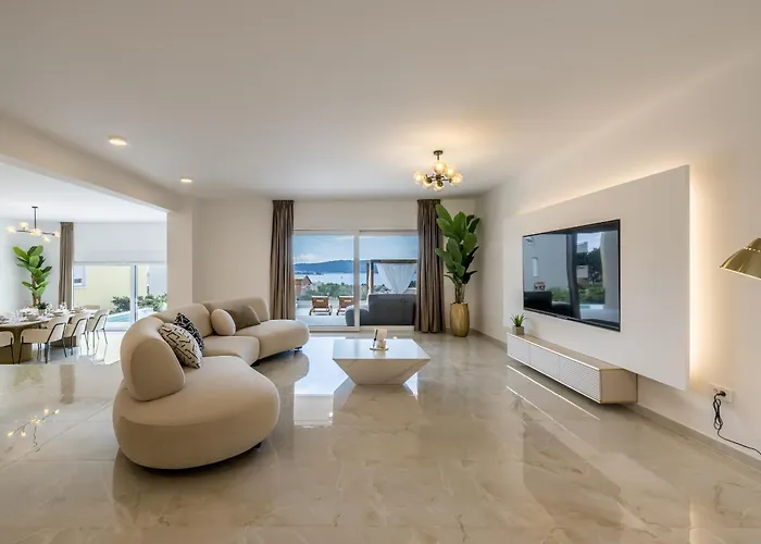 Villa New Coco Maison With Heated Infinity Pool Kaštela