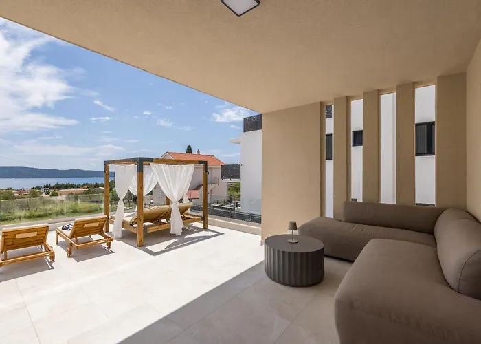 Villa New Coco Maison With Heated Infinity Pool Kaštela