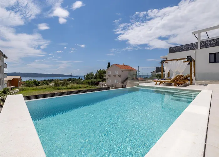 New Coco Maison With Heated Infinity Pool Villa Kaštela