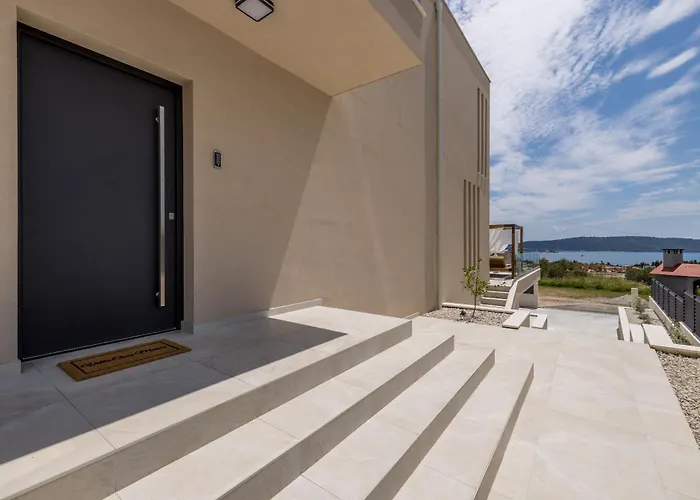 New Coco Maison With Heated Infinity Pool Villa Kaštela
